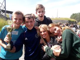 glade børn på Kongelundfortet